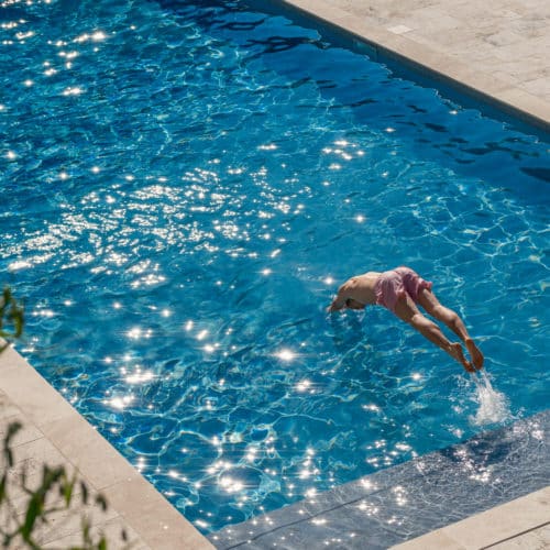 piscine-exterieur-luxe-touraine